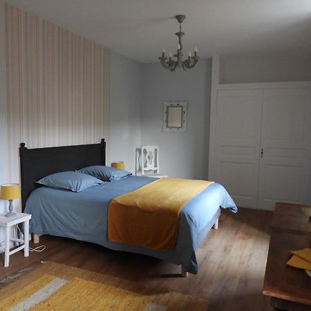 Le Figarelou Bed & Breakfast Thiezac Exterior photo